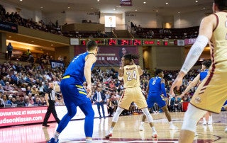 cofc basketball game against delaware