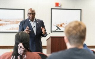 rep jim clyburn speaks to students at cofc