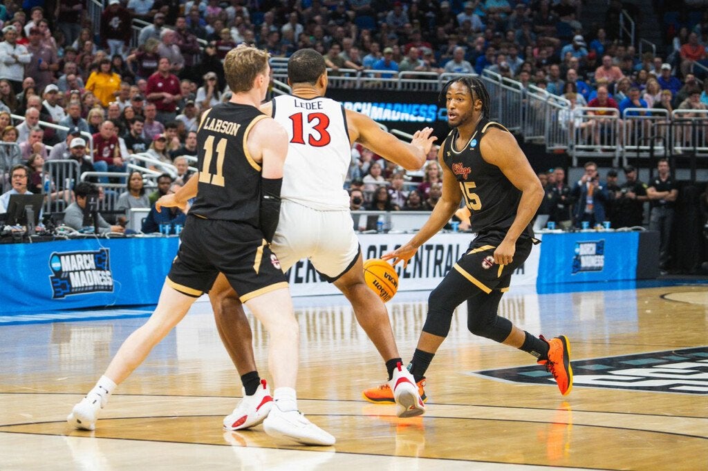 cofc basketball players playing against san diego state