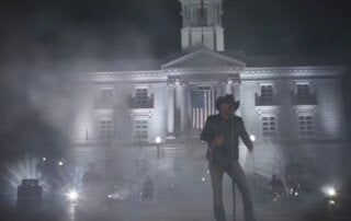 Country singer Jason Aldean sings in front of the Maury County Courthouse in Columbia, Tenn. Jason Aldean