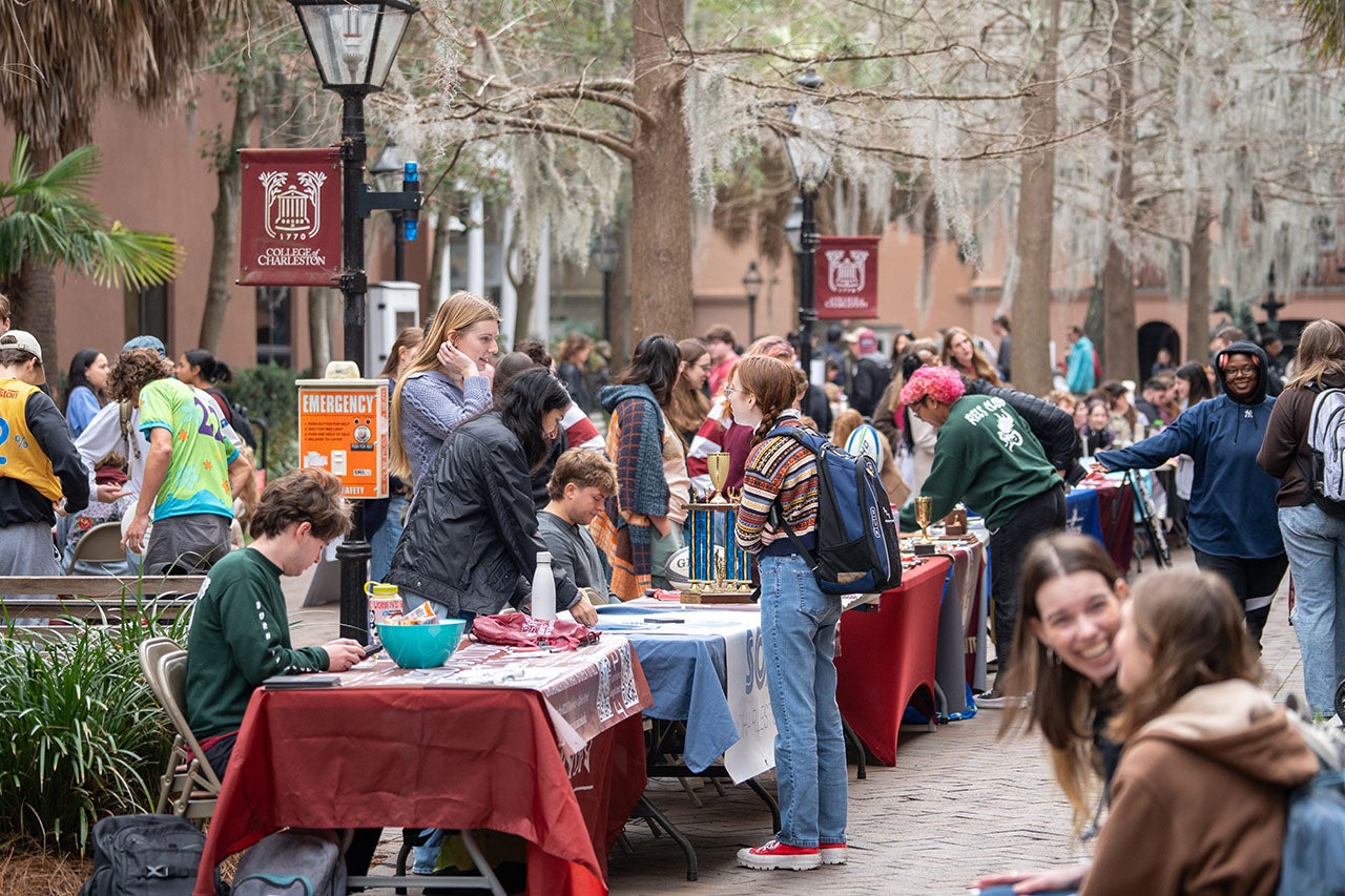 crowds at the activity fair in Cougar Mall